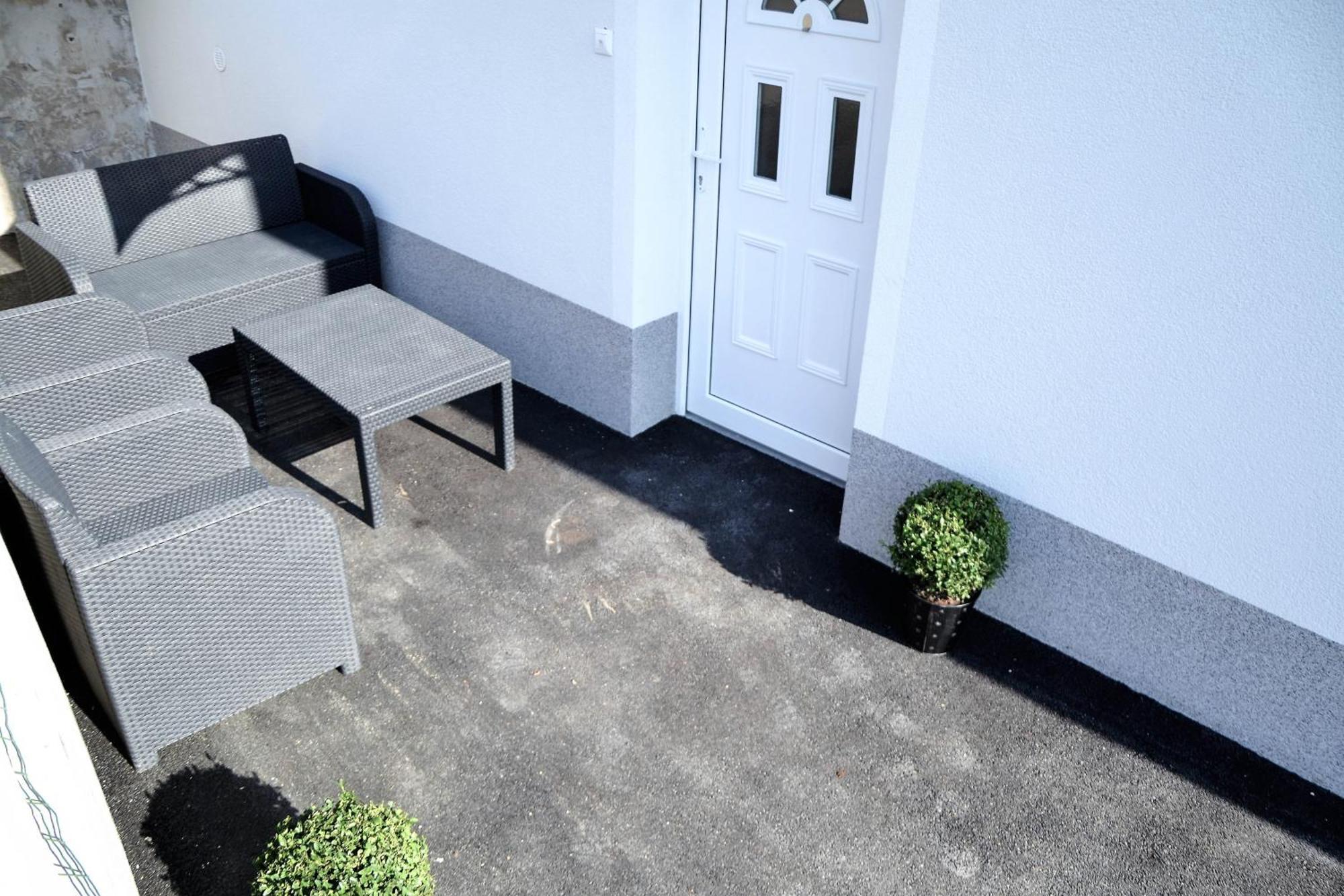 יסניצה Villa Hillside Apartment מראה חיצוני תמונה